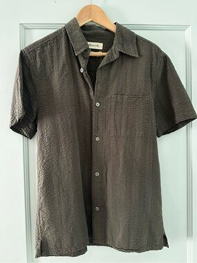 Madewell seersucker olive green easy shirt